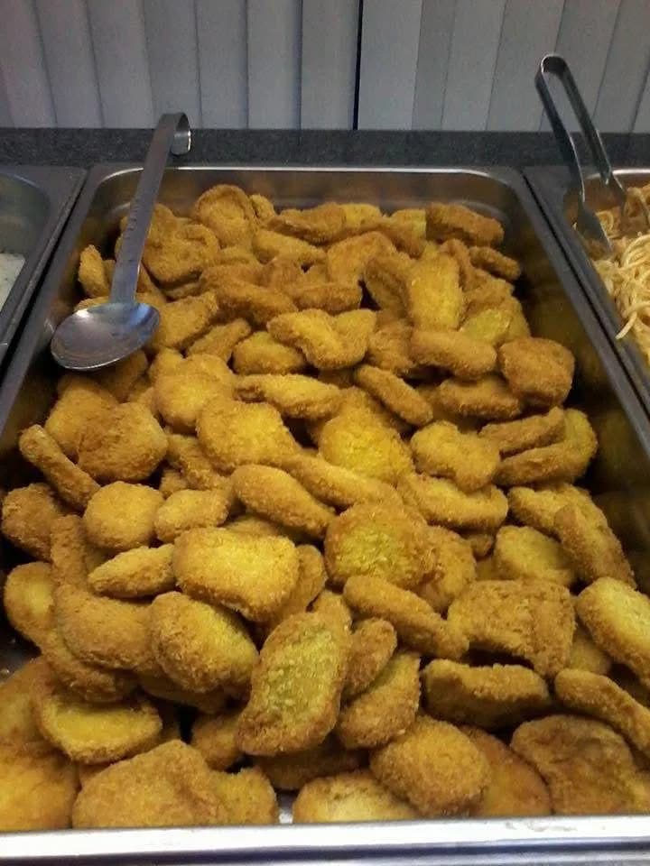 Elit Kız Öğrenci Yurdu akşam yemeği ana yemek servis tepsisi